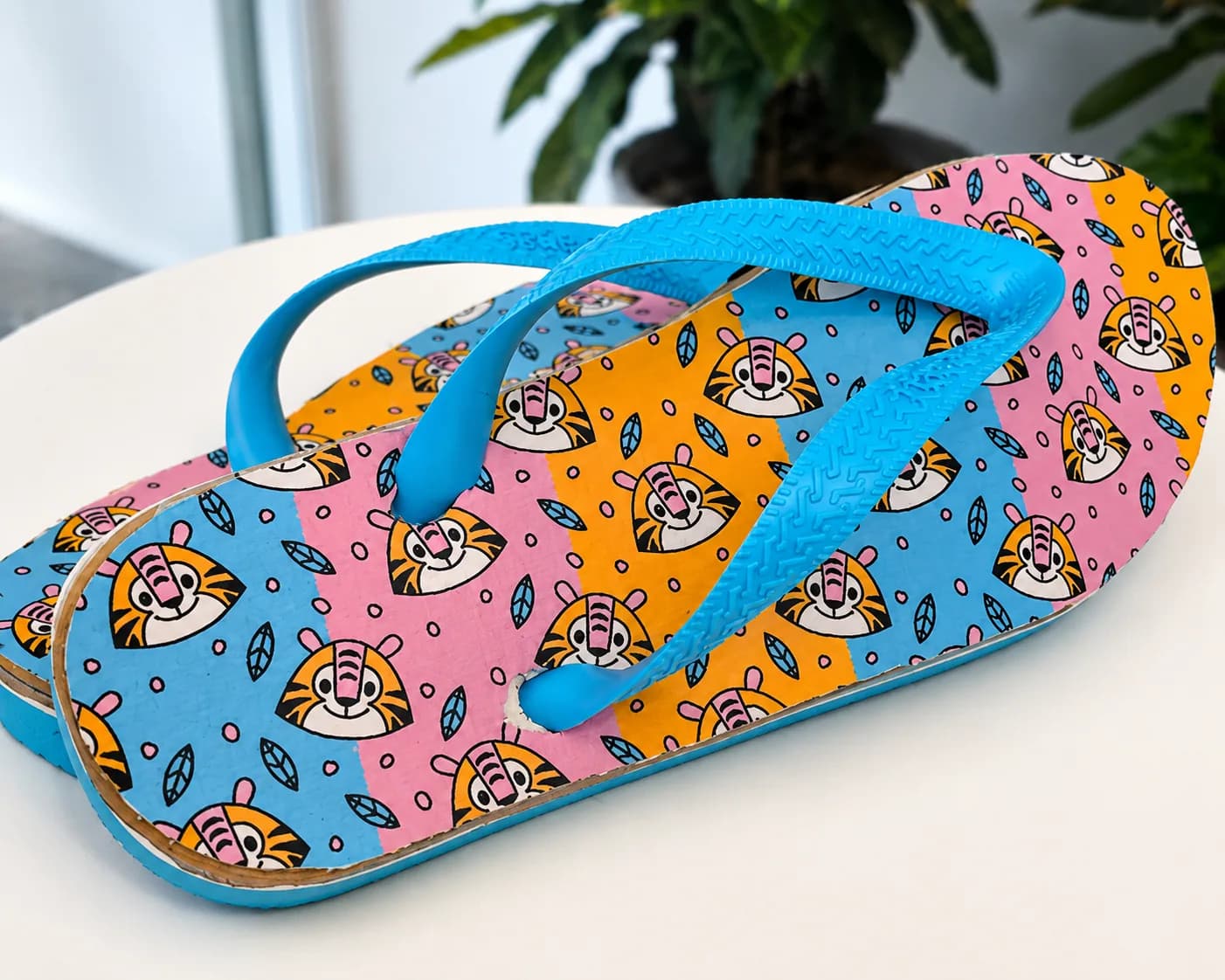 Chinelo adaptado com palmilha posturológica personalizada